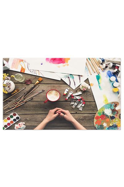 StoryGift Romania Tablou Canvas Creativitate Inauntru Imagine Cropped Cu Un Pictor Stand La Masa De Lucru, O Mani