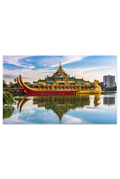 StoryGift Romania Tablou Canvas - Castelul Pe Apa Din Myanmar: O Bijuterie Arhitecturala In Lumina Serii Magice!