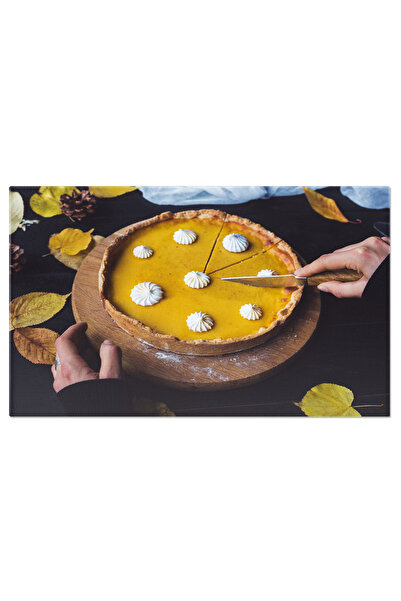 StoryGift Romania Tablou Canvas Vedere De Aproape A Mainilor Unei Femei Care Taie Prajitura De Dovleac, Intro Pre