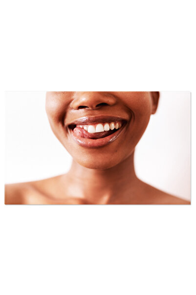 StoryGift Romania Tablou Canvas - Portret Luminoas: Tanara Frumoasa Cu Zambet...