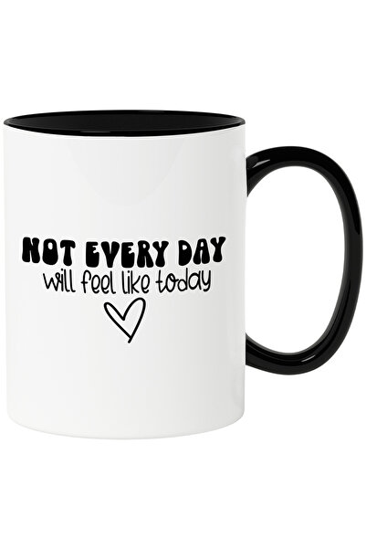 StoryGift Romania Cana cu inimioara si mesajul "Nu fiecare zi se va simti ca ...