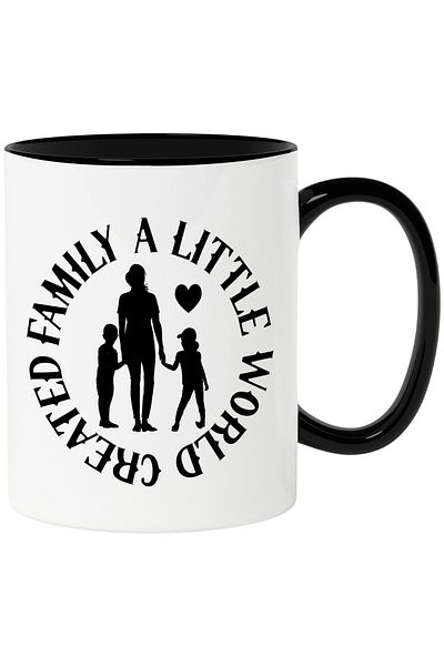 StoryGift Romania Cana cu o mama care isi tine fetita si baietelul de maini cu mesajul "Familia, o, Cu Maner Negru STG