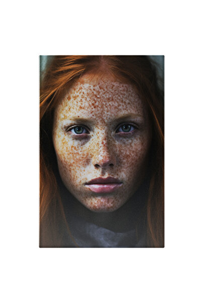 StoryGift Romania Tablou Canvas: O Fata Pistruiata - Fotografie Draguta Pictu...