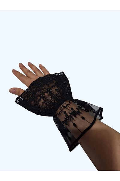 No Name Atelier Romantic French Lace Design Oversleeve