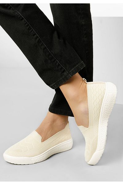 B T Shoes Women's Casual Shoes Akova Beige