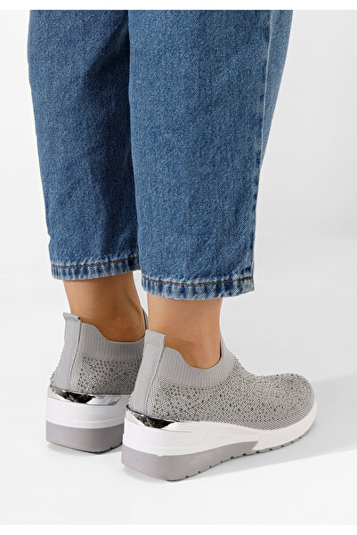 B T Shoes Šedé dámské tenisky na klínku Alsina