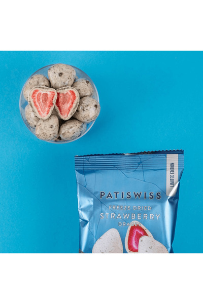 Patiswiss Beyaz Çikolatalı Kremalı Bisküvi Çilek Draje, 50G