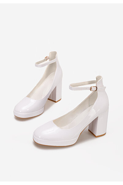 B T Shoes White Isperta Chunky Heel Shoes