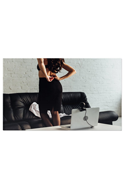 StoryGift Romania Tablou Canvas Femeia Sexy Care Iti Da Fustele Jos In Fata F...