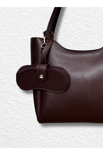 fular & bags Кафяв калъф за висящи очила с чанта и талисман
