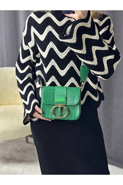 Nues Women's Column Strap Crossbody Bag