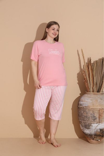 Temporium Women's Curve Plus Size Milan Fabric Capri Short Sleeve Pajama Set