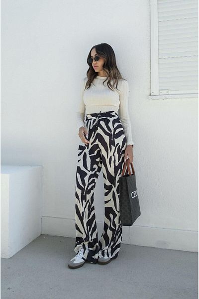 AlisaSu Black Shiny Patterned Wide Leg Trousers