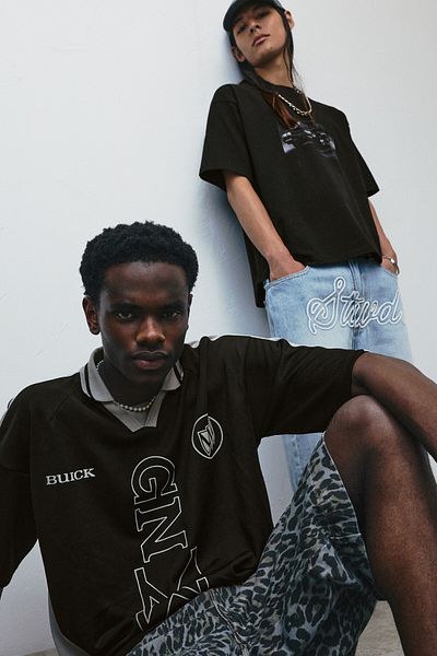 Pull & Bear تي شيرت بولو من GNX