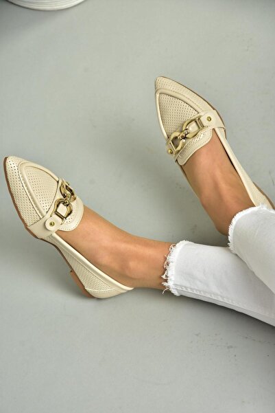 Fox Shoes S314026509 Bézs csatos női cipő