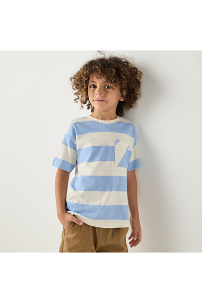 Juniors Striped T-Shirt With Front Pocket