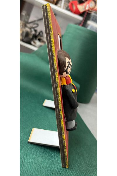 EREN Hard Polyester Frame with Red Graduated Figurine - Very Cute - Unforgettable for Those Who Are Looking for Different Gifts