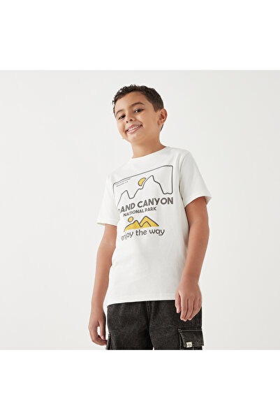 Juniors Typographic Print T-Shirt With Crew Neck And Short Sleeves