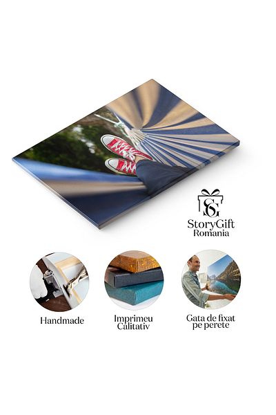 StoryGift Romania Tablou Canvas: O Persoana Relaxandu-se In Aer Liber, Cu Incaltaminte Rosie In Prim-plan Si Atmo