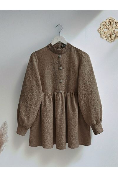 Modamorfo Tunic with stone button detail on the front and zipper on the back - light brown