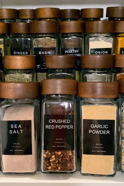 EG75 Set of 12 Acacia Lid Glass Spice Racks (32 Labels with Gift)