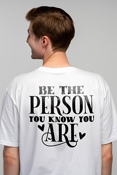 StoryGift Romania Tricou Barbati Cu Inimioare Si Textul "be The Person You Kn...