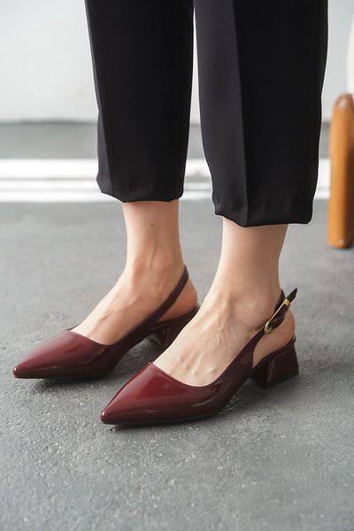 MODAADAM Pantofi cu toc mic cu cataramă Mely de damă - Roșu Claret - Piele Lacuită