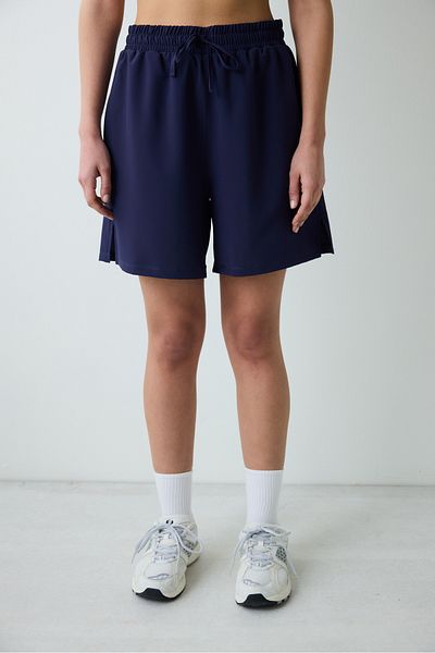 Penti Dunkelindigefarbene Sportshorts mit hoher Taille und Taschen
