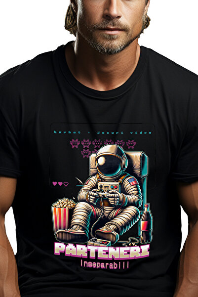 StoryGift Romania Tricou Barbati Astronaut Jucand Joc Video Parteneri Insepar...