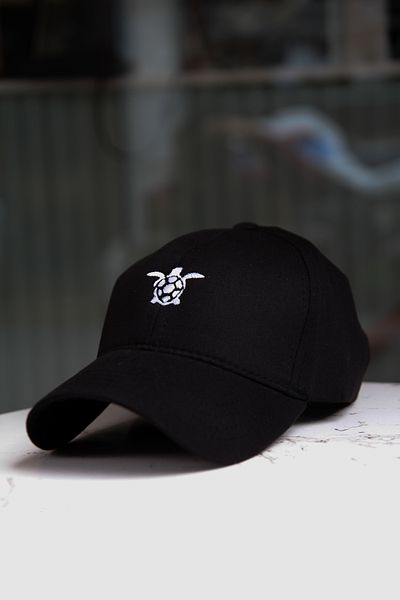 CAP BROS Black Hat with Turtle Embroidered
