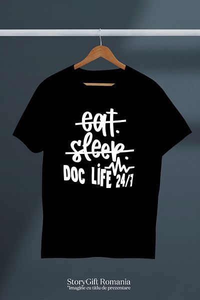 StoryGift Romania Men's T-shirt for doctors who put their job first 24/7 with print on the front, 10 STG