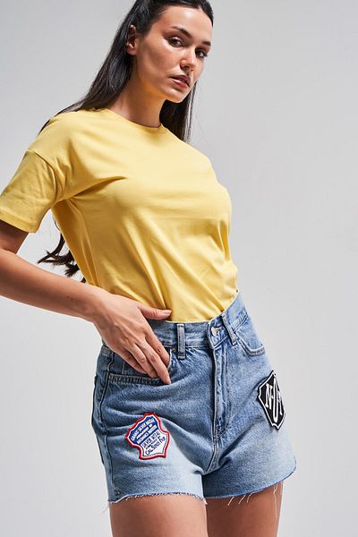 its basic Culoare albastră pentru femei 2s5-84 Mini lungime broderie cu emblema detaliată 100% bumbac Mom Fit pantaloni scurți din denim