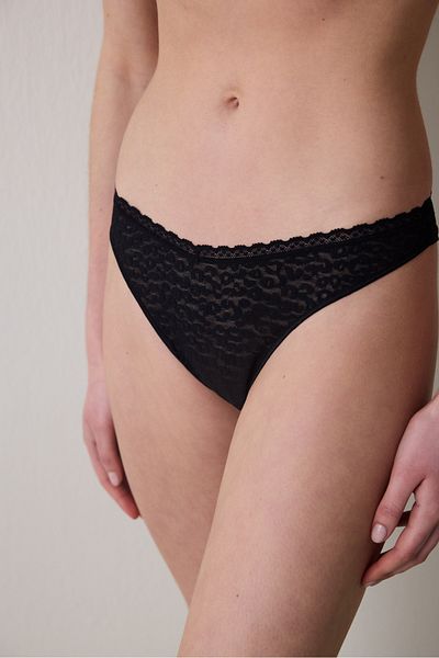 Penti Easy Lace V Shape Schwarzes Höschen