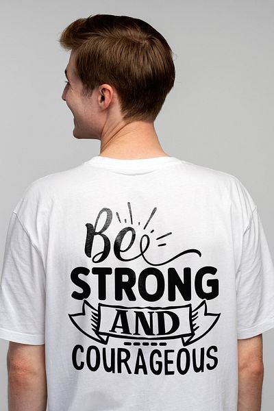 StoryGift Romania Tricou Barbati cu mesajul motivational "Be strong and courageous" - fii puternic si curajo STG
