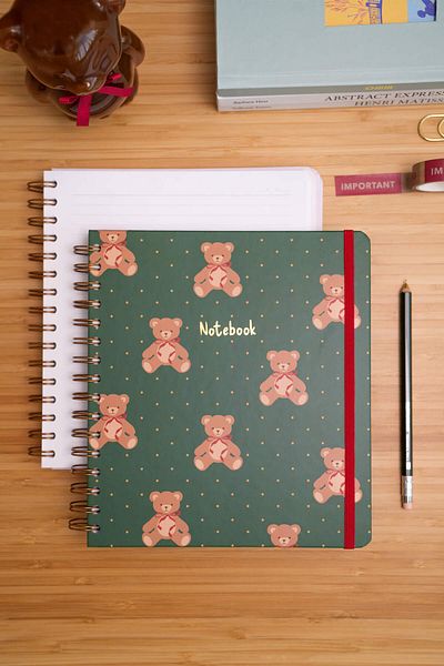 Matt Notebook 19x21 سم مربع مطاطي حلزوني غطاء صلب مفكرة مسطرة الدببة