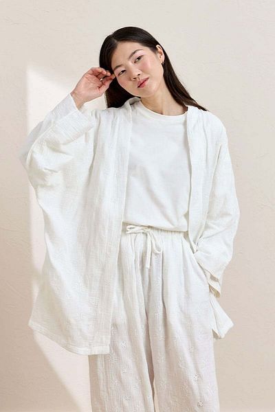 Ceylan Otantik White Scalloped Muslin Short Kimono
