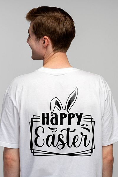 StoryGift Romania Men's T-shirt With Rabbit Ears And The Text "happy Easter!" - Greeting With Print On The Backstg