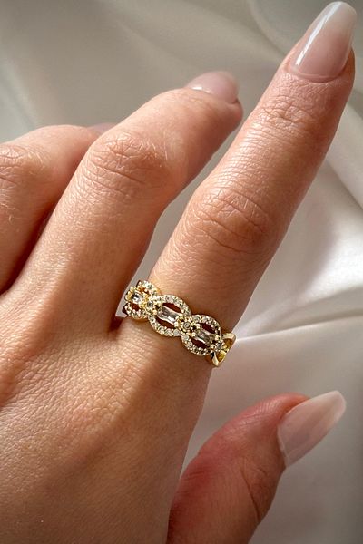 Leo'Stone Oval Design Zircon Stone Women's Ring