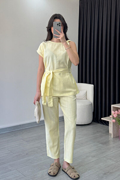 My Blog Set de pantaloni bluză cu detaliu răsucit cu umăr galben - 8644