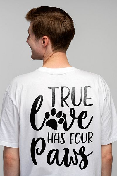 StoryGift Romania Men's T-shirt with the message "True love has four paws" - true love has 4 paws with im STG
