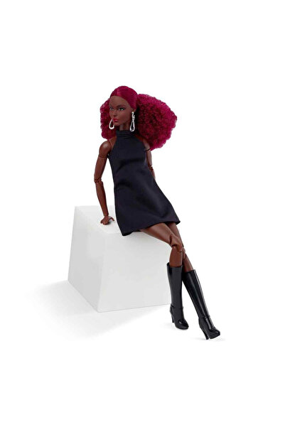 Barbie BASICS™ BEBEK Barbie Basics koleksiyona uygun, kızıl kıvırcık saçlı JBH75