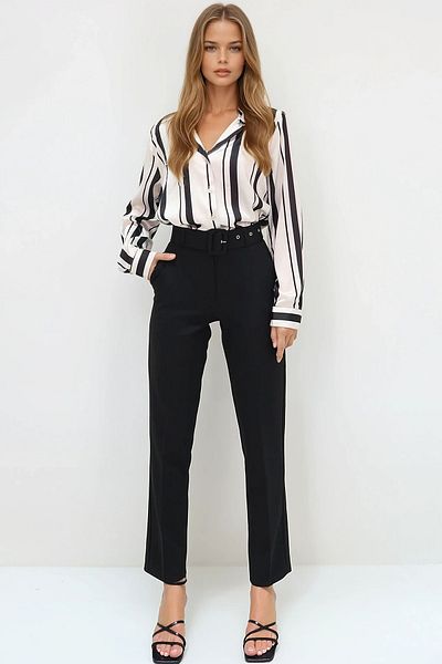 VAGGON Women's Black Double Pocket Pleated Waist Belted Straight Fit Trousers Vgn-X8177