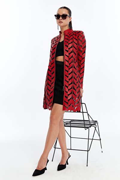 CE-YIL DERİ ÜRÜNLERİ KADIN HAKİKİ DERİ YAPRAK DESENLI UZUN CEKET