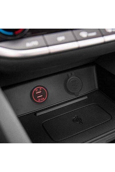 OEM Car adapter with red light USB 3.1A installable in cigarette lighter socket 12–24V M'N'C
