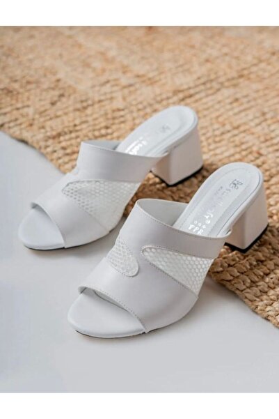 Hanımsoller Delikli Kadın Confort Terlik