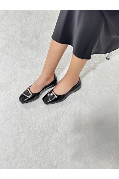 Oskar Küt Burunlu Gold Detaylı Rugan Elara Siyah Babet