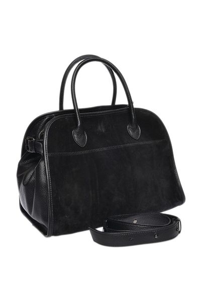 Carla Ferreri Geantă de mână
100% piele de vacă
Închidere cu fermoar superior
Dimensiuni: 30x36x cm
Mâner: 33 cm
Curea de umăr: 100