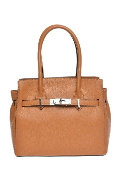 Carla Ferreri Kézitáska
100% marhabőr
Felső cipzáras zár
Méretek: 21,5x24x13 cm
Fogantyú: 32 cm
Vállpánt: 1