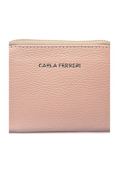 Carla Ferreri Peněženka
100% hovězí kůže
Zapínání na zip
Přihrádky na karty a peníze
Rozměry (D): 10x13x2,5 cm
Rukojeť: