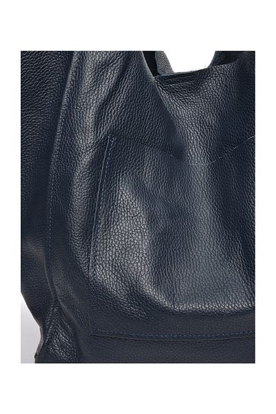 Carla Ferreri Tote Bag 
 100%牛皮 
 Drawstring Closure 
 Inner Zipped Purse 
 Front Pocket 
 Dimensions (L):38X54X19
